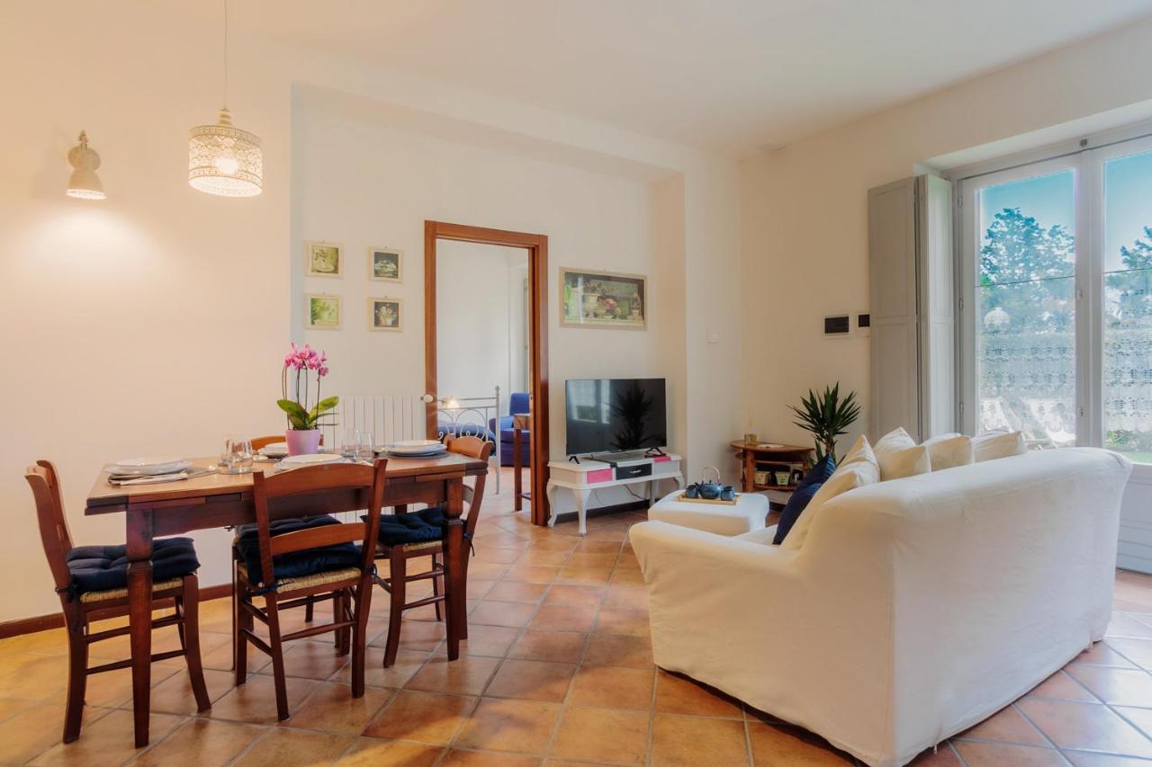 La Suite Del Castello Belgirate Bagian luar foto